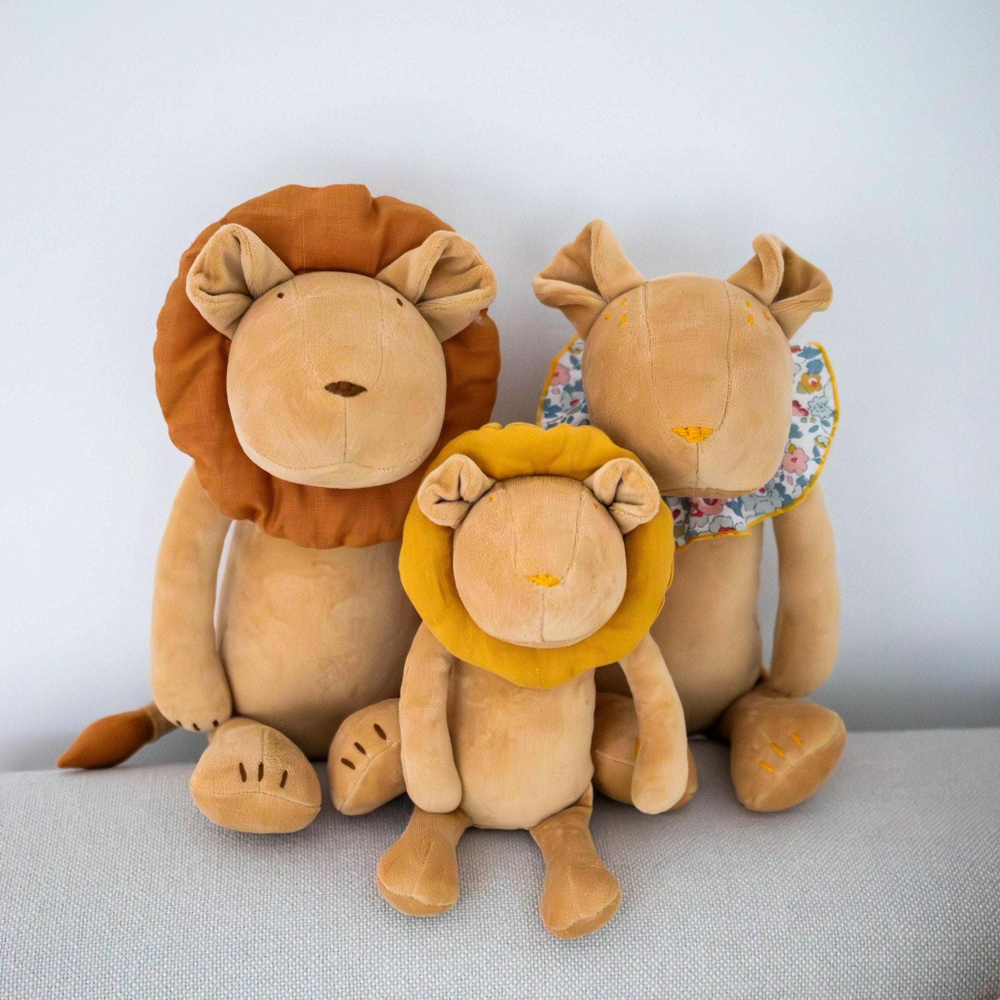 THE LION FAMILY - PACK OF 3